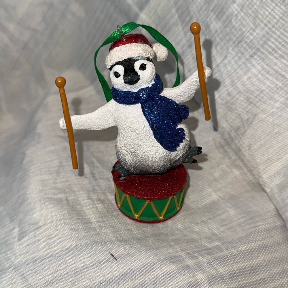 Danbury Mint Baby Animal Penguin Christmas Ornament
